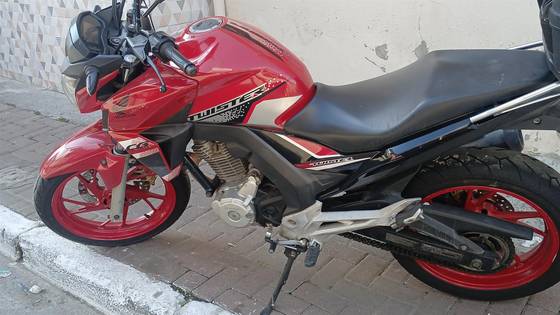 HONDA CB TWISTER HONDA CB TWISTER